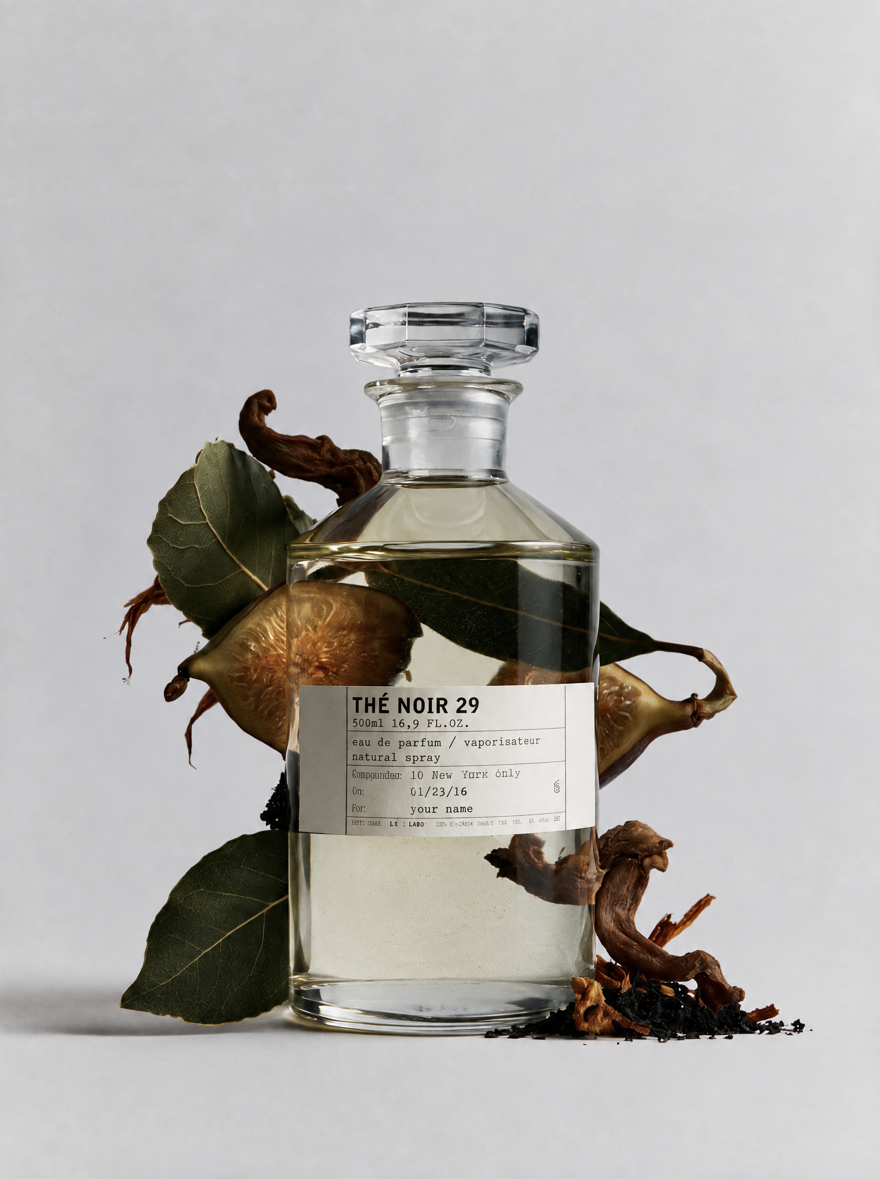 Thé Noir 29 bottle with fig, bay leaf and roots